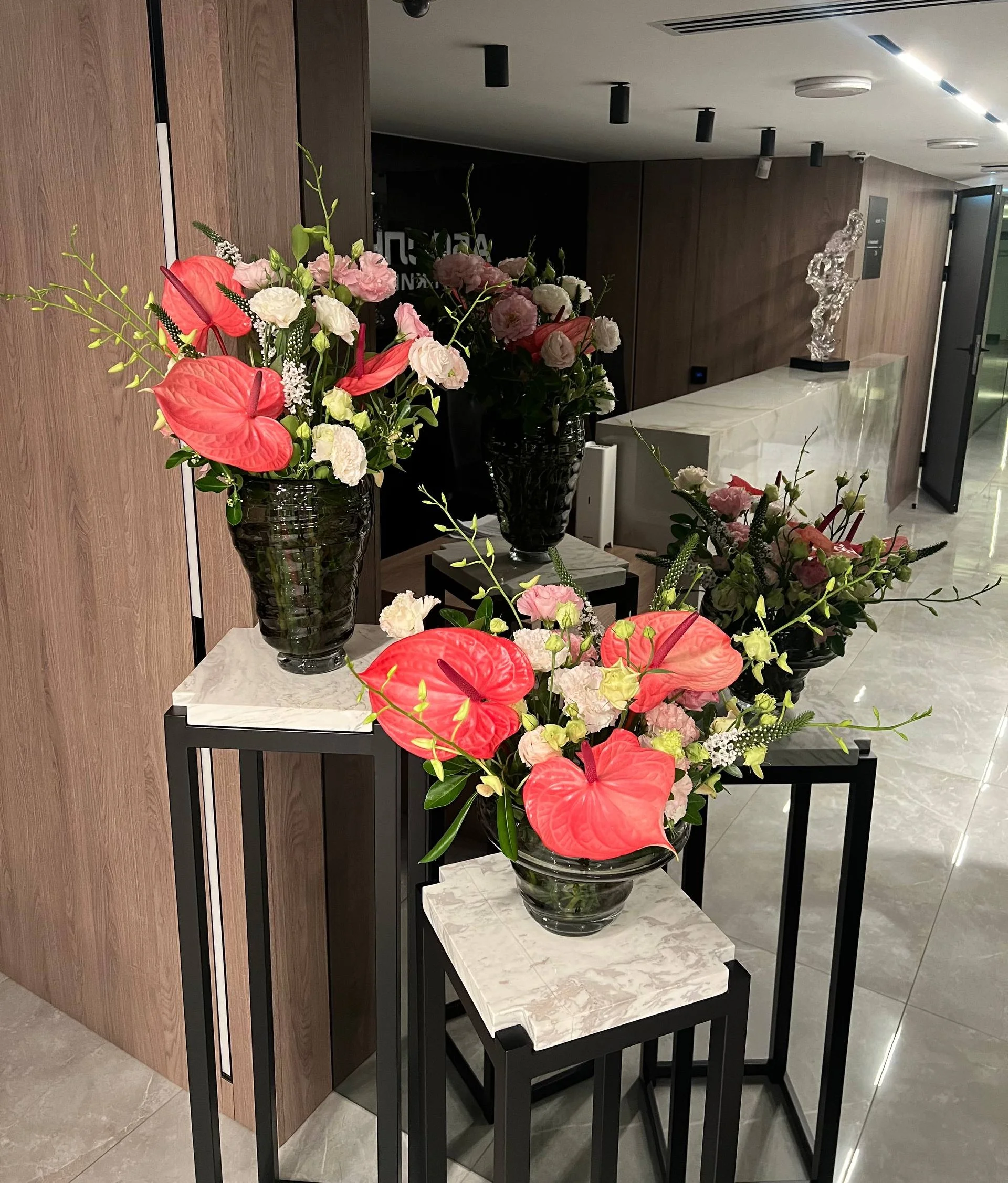 🌺 Элегантная композиция из живых цветов